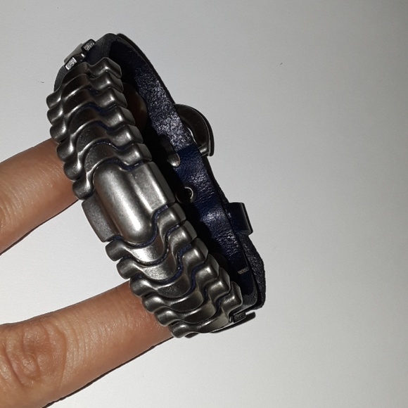 Bracelets - Picture 7 of 8